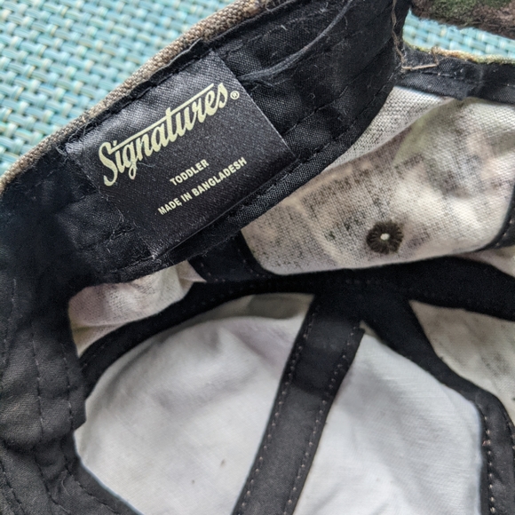Signatures Camo Cap - Picture 3 of 3